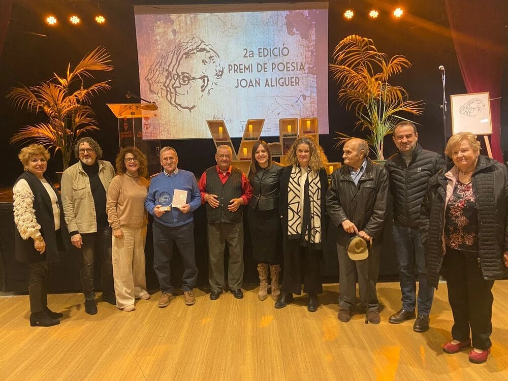Guanyadors i organitzadors de la 2a edició del Premi de Poesia Joan Aliguer, 2024